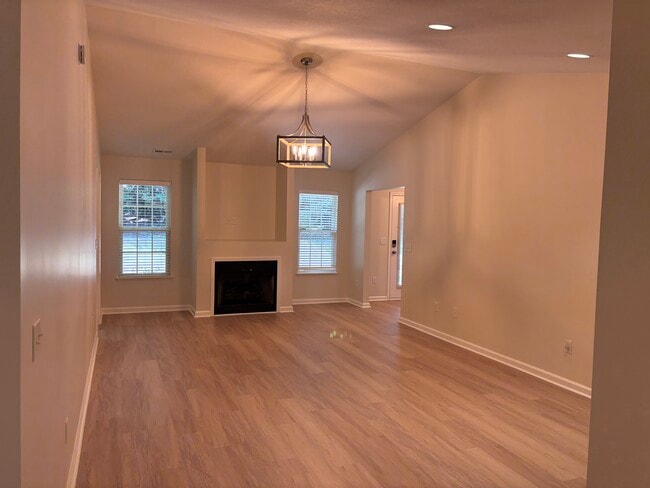 Photo - 83 Birkshire Way