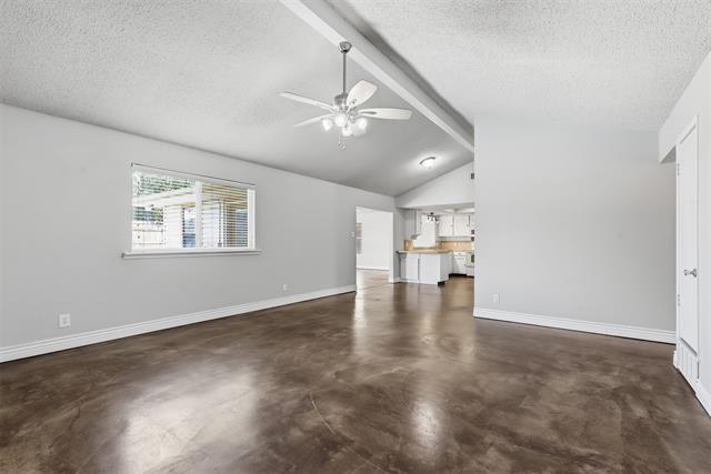 Photo - 503 Cozby St N