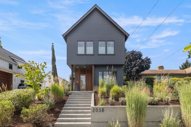 Photo - 2038 NE Morgan St. A