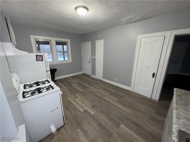 Photo - 4604 Turney Rd Unidad #APT 2