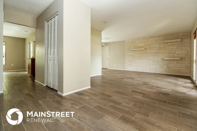 Photo - 1124 Danny Dr