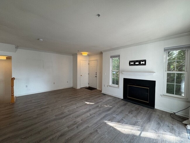 Photo - Spacious 3 Bed 3 Bath Condo With Balcony I...