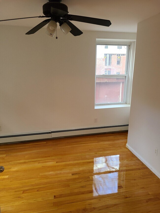 383 Hanover St Unit 3
