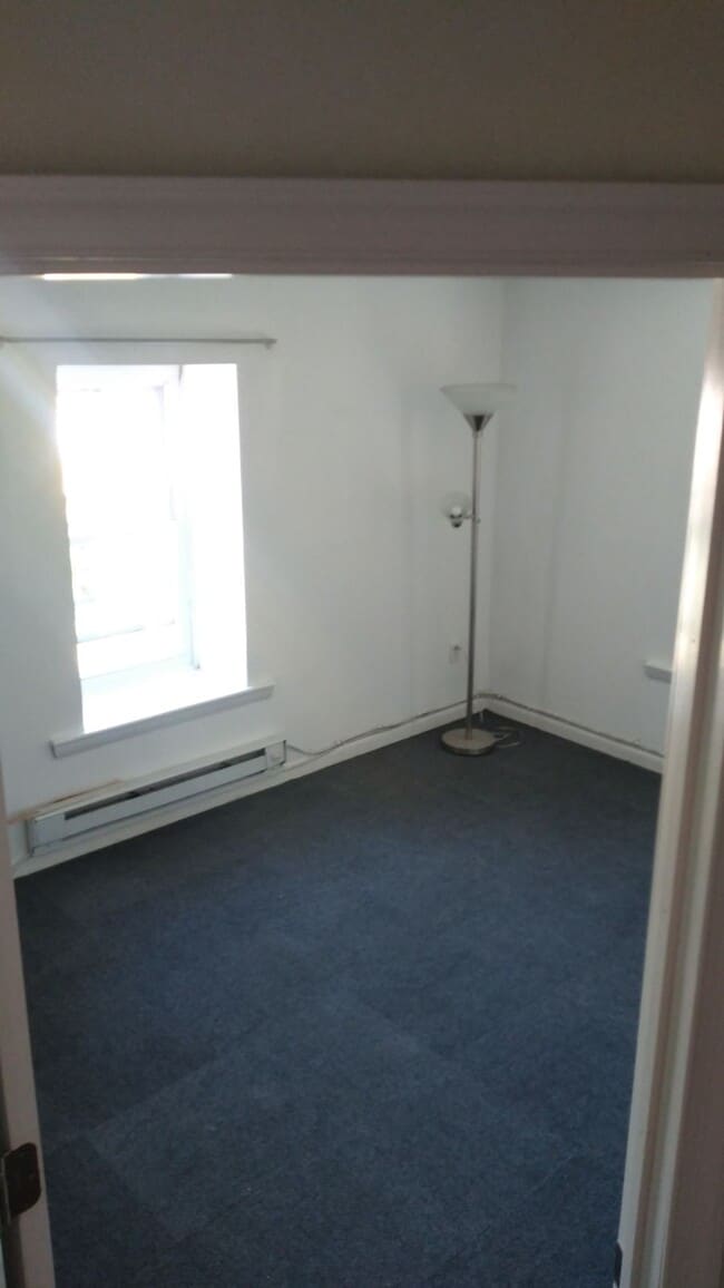 bedroom 2 - 23 North Front Street