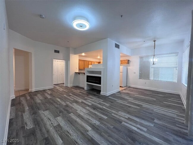 Building Photo - 75 E Agate Ave Unit 209