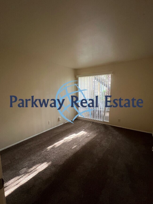 Photo - 745 E Bradley Ave