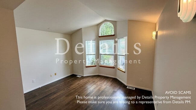 Photo - 140 NE Teri Ct