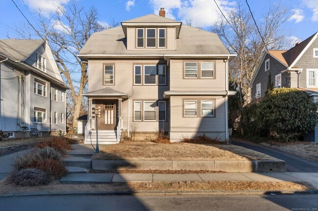 Building Photo - 68 Woodland Ave Unit 3