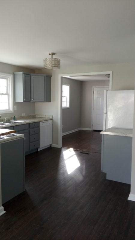 Photo - 301 Thompson Rd