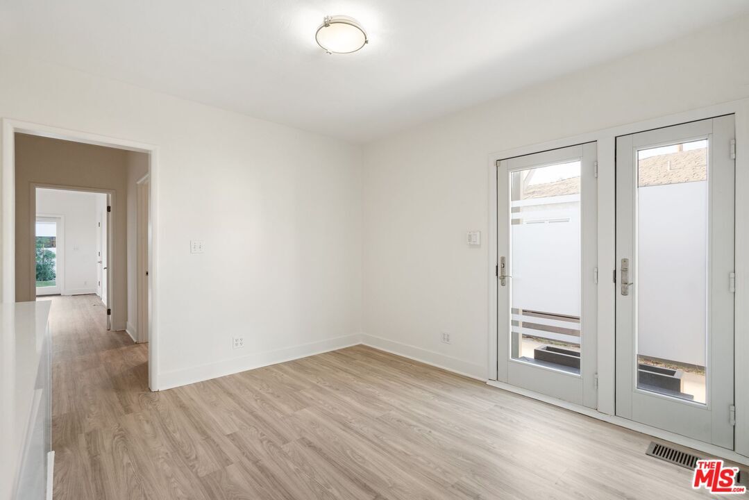 Photo - 2658 34th St