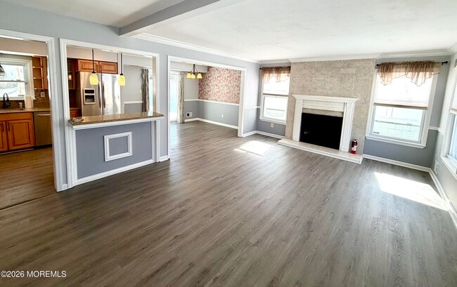 Photo - 70 Village Dr