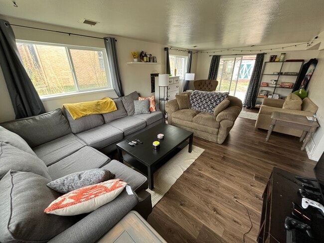 Sala de estar - 3226 Gladiola Dr