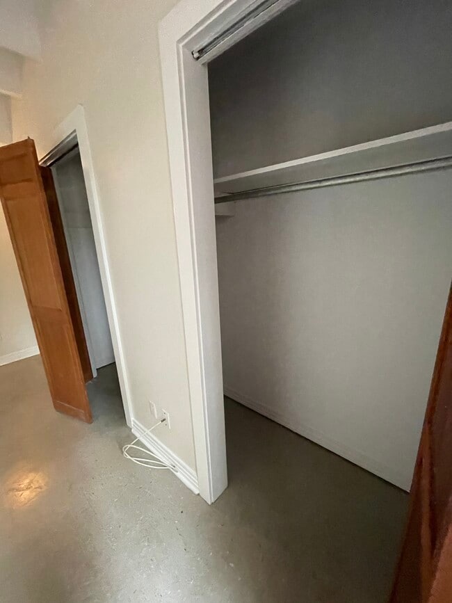 Photo - State Street Apartments Unidad 5