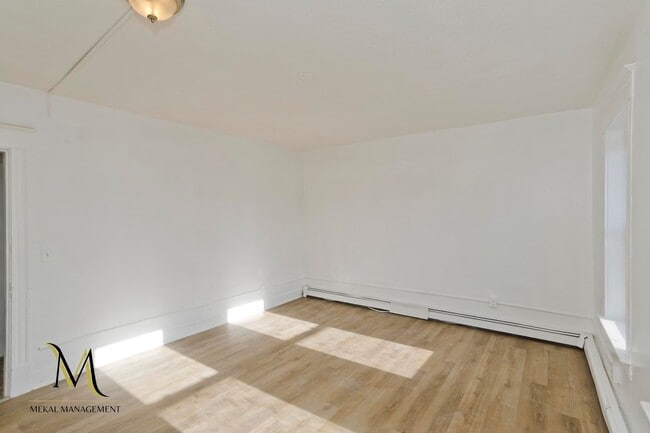 Photo - 528-532 Union Street Unit 528-1R