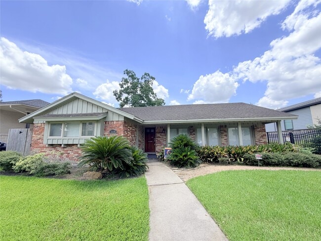 5019 Yarwell Dr