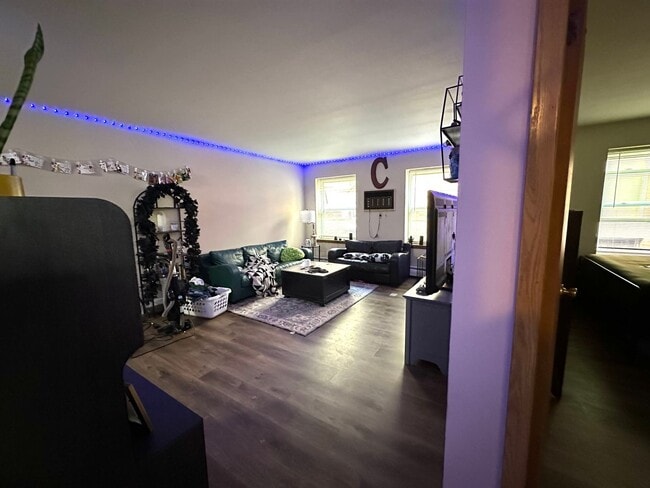 Photo - 3069 Oakland