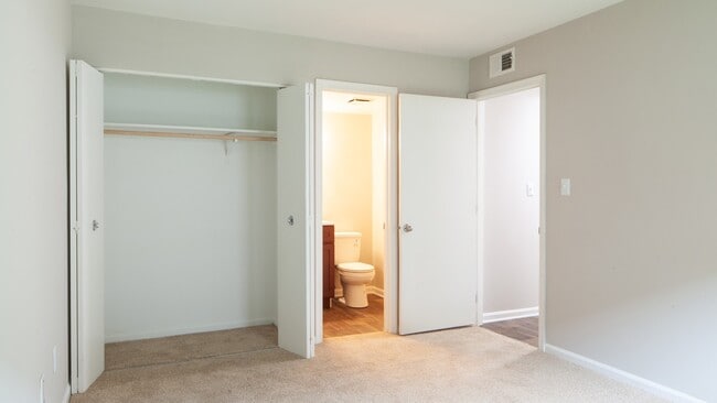 Photo - Coliseum Gardens Apartments