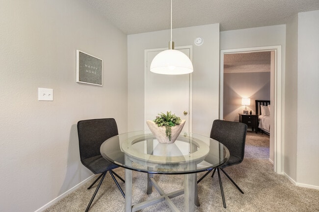 Cove - Dining Room - Marina Village West