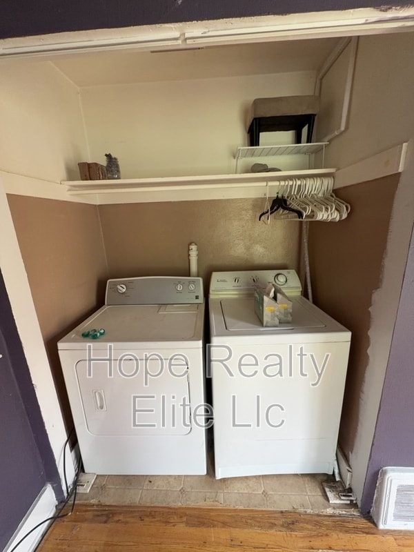 Photo - 1230 N Chestnut St