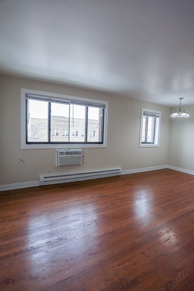 Building Photo - 5841 N Winthrop Ave Unit 304 Rental