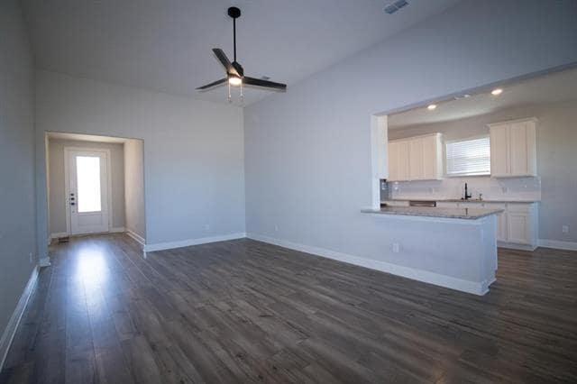 Photo - 910 Emerson Dr