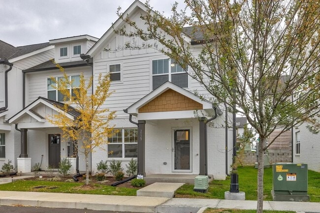 Building Photo - 2129 Bayport Ave