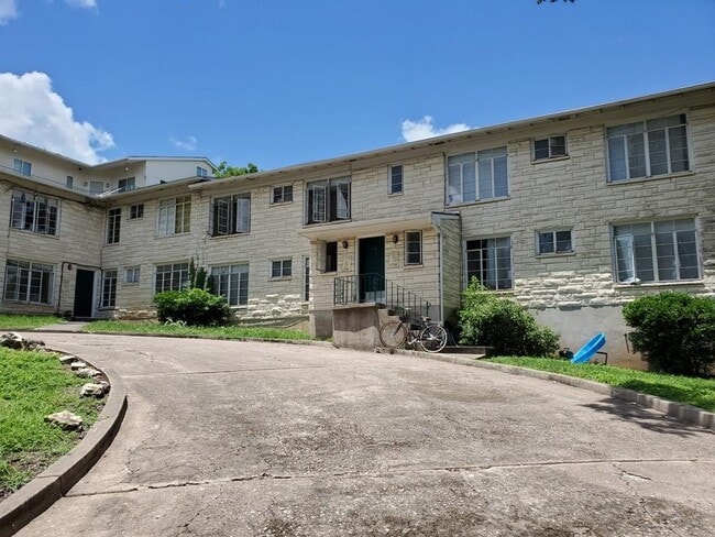 Building Photo - 3202 Grooms St Unit E Rental