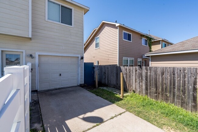 Photo - 21743 Mossy Field Ln