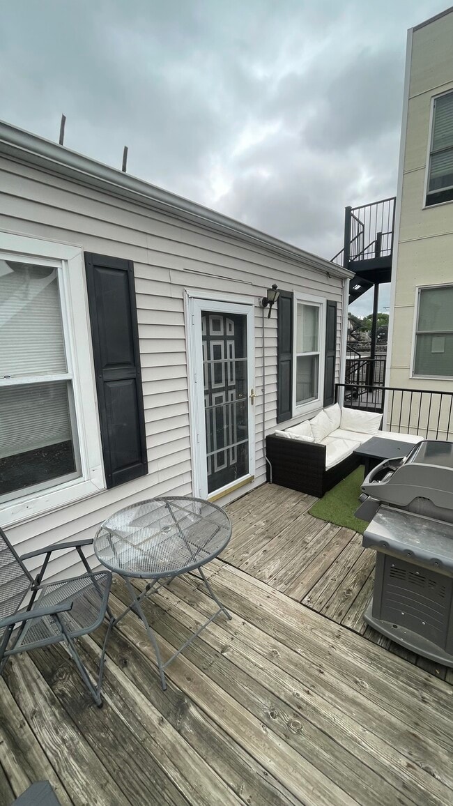 Building Photo - 2240 W Palmer St Unit CH2 Rental