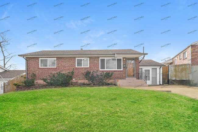 Building Photo - 520 W Ripa Ave