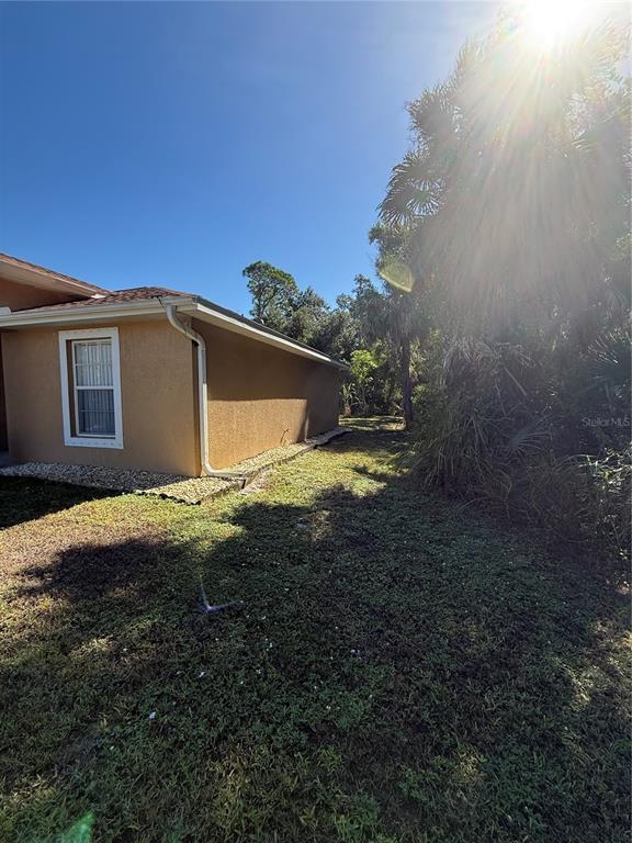 Photo - 4688 Heather Terrace