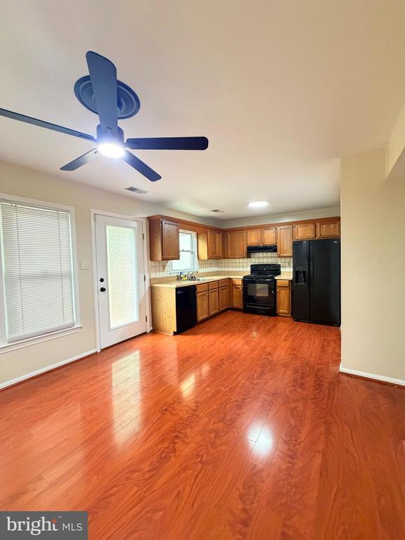 Building Photo - 3975 Wintergreen Pl