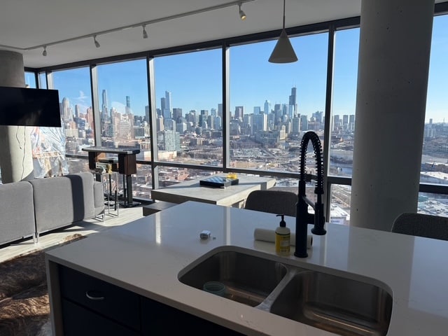 Photo - 860 W Blackhawk St Unit Blackhawk