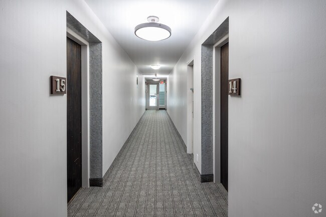 Photo - 587 Avenue Road