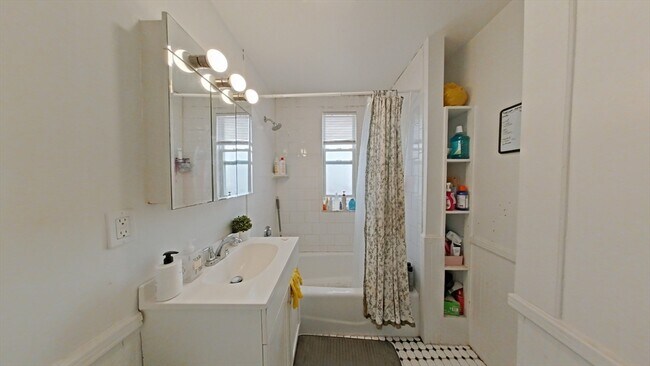 Photo - 39 Newport St Unit 2