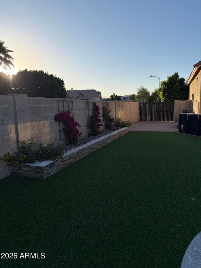 Photo - 768 E Irma Ln