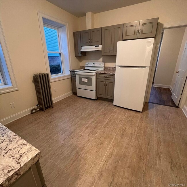 Building Photo - 451 S Tenth Ave Unit 2R