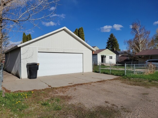 Photo - 229 S 8th St