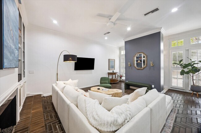 2220 Fulham Ct