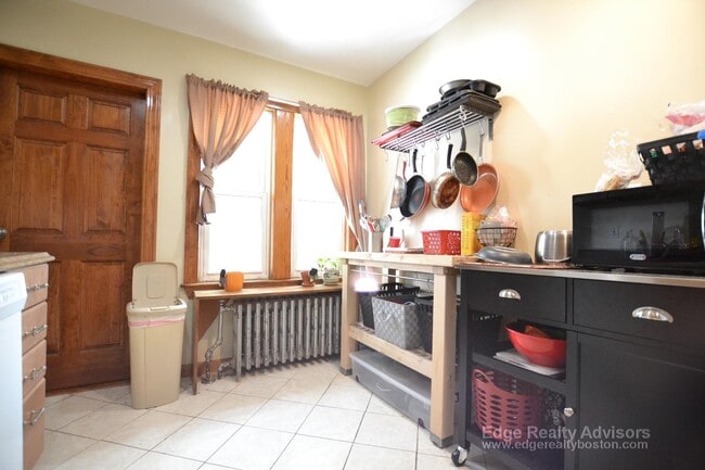 Photo - 27 S Crescent Circuit Unit B