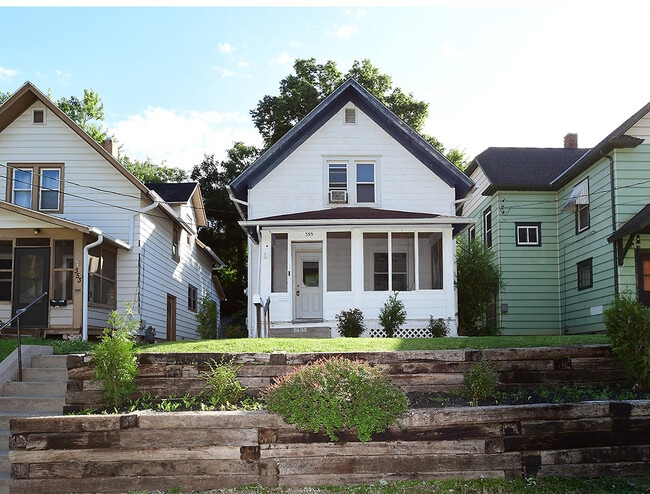 Building Photo - 355 Lincoln Ave