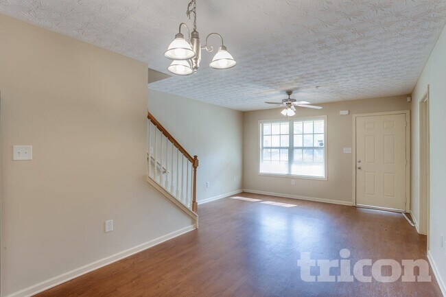 Photo - 1043 Wedgewood Ct NE