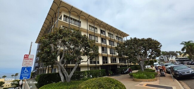 Building Photo - 800 Prospect St