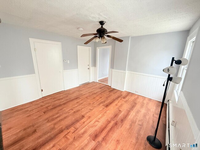 Photo - 240 Wood Ave Unit 2