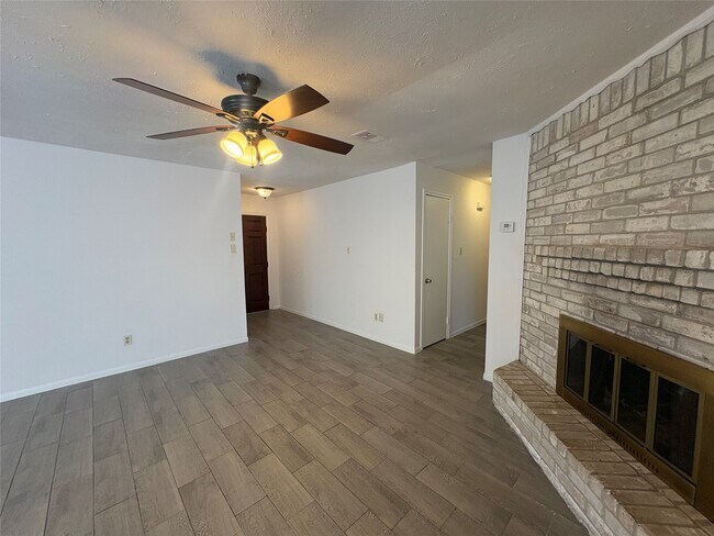 2502 Marble Falls Dr