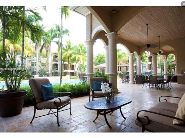 Photo - 100 SW 117th Terrace Unidad 2306