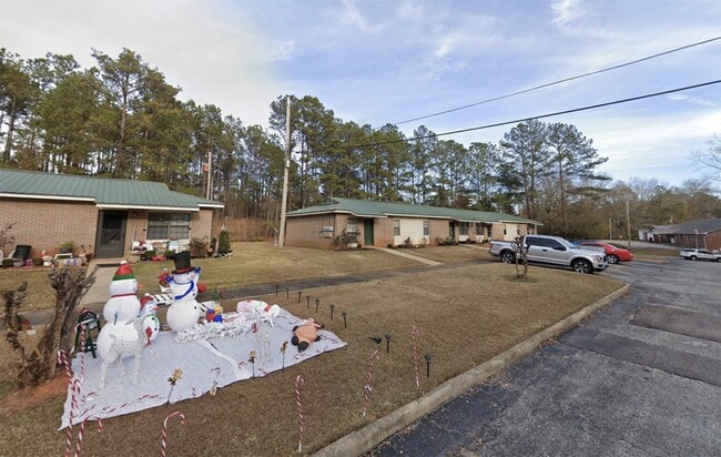 Photo - 525 Lee Rd 379