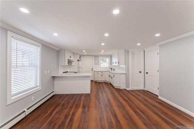 Photo - 5 Carlton Ave