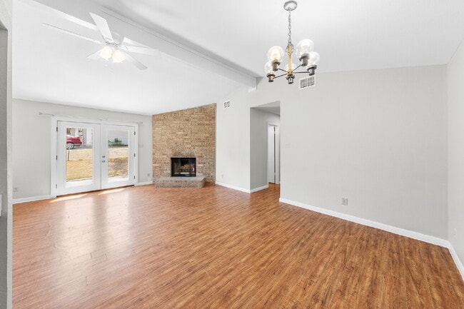 Photo - 108 Hughson Ct