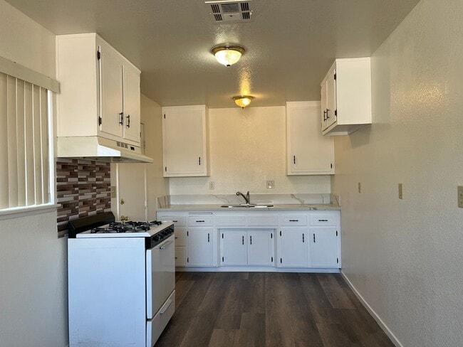 Photo - 727 Unit B